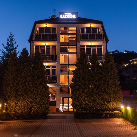 Hotel Luxor Pristina Eksteriør billede