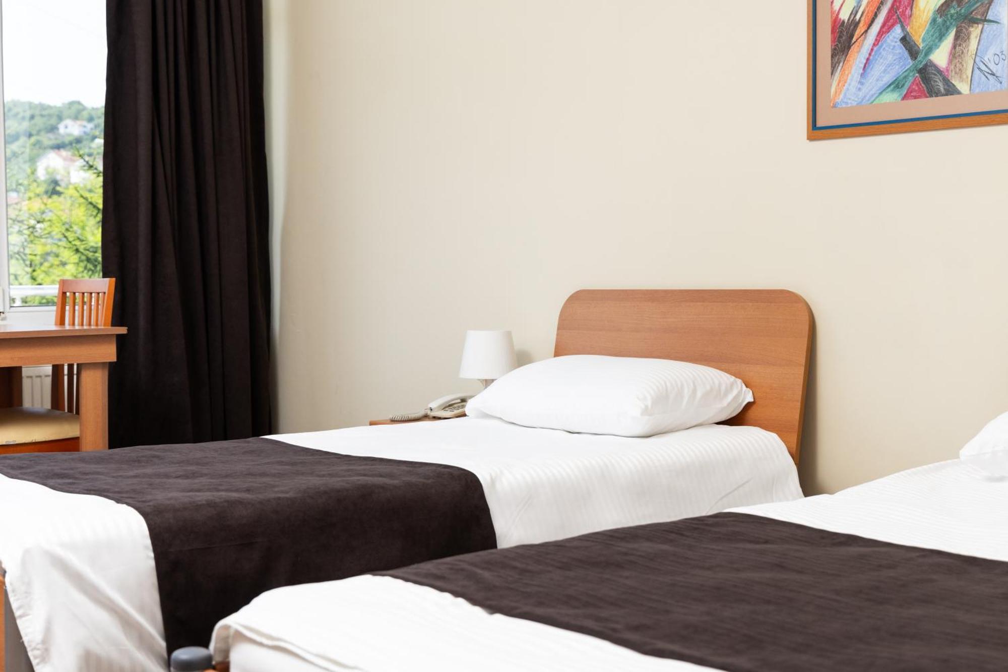 Hotel Luxor Pristina Eksteriør billede