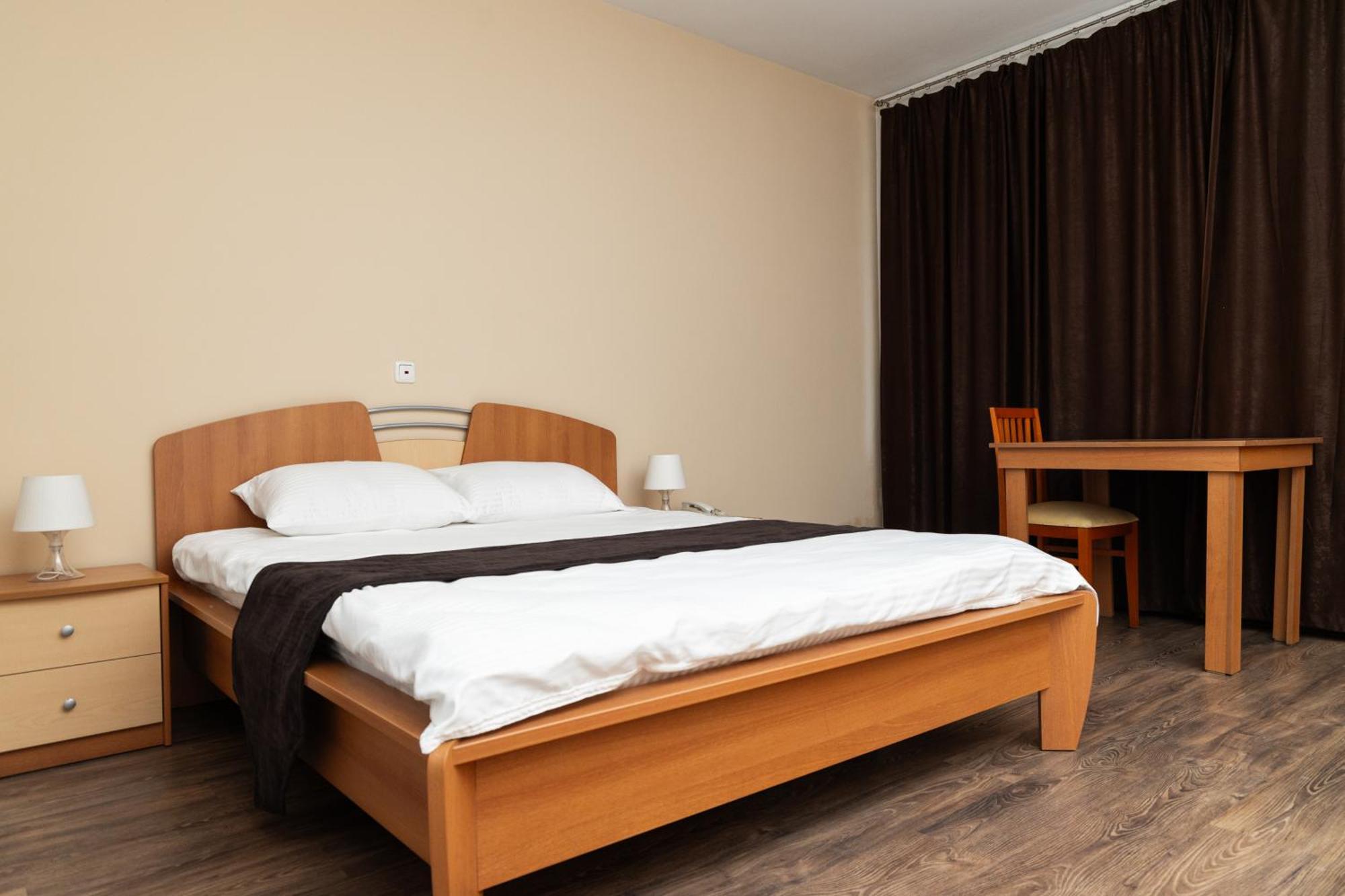 Hotel Luxor Pristina Eksteriør billede